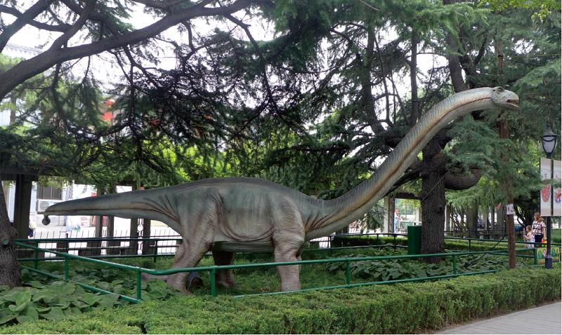 峨眉龙13米长的仿真恐龙